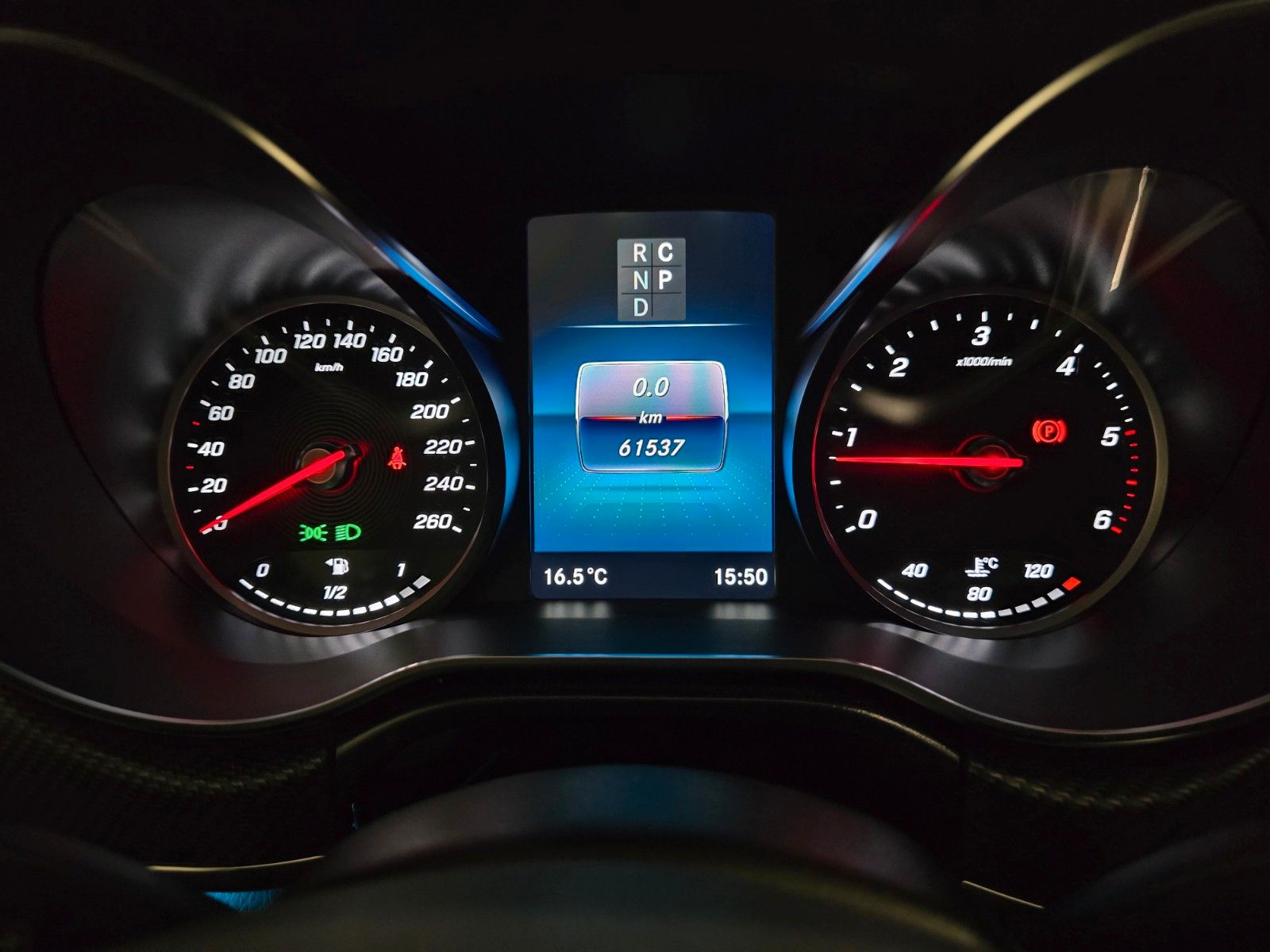 Mercedes-Benz V250d AMG Lang - Samsaru's Car Outlet