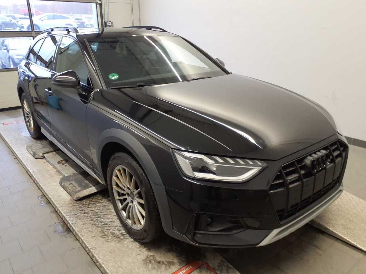 Audi A4 allroad 40 TDI Black AHK Kamera VCplus Navi S
