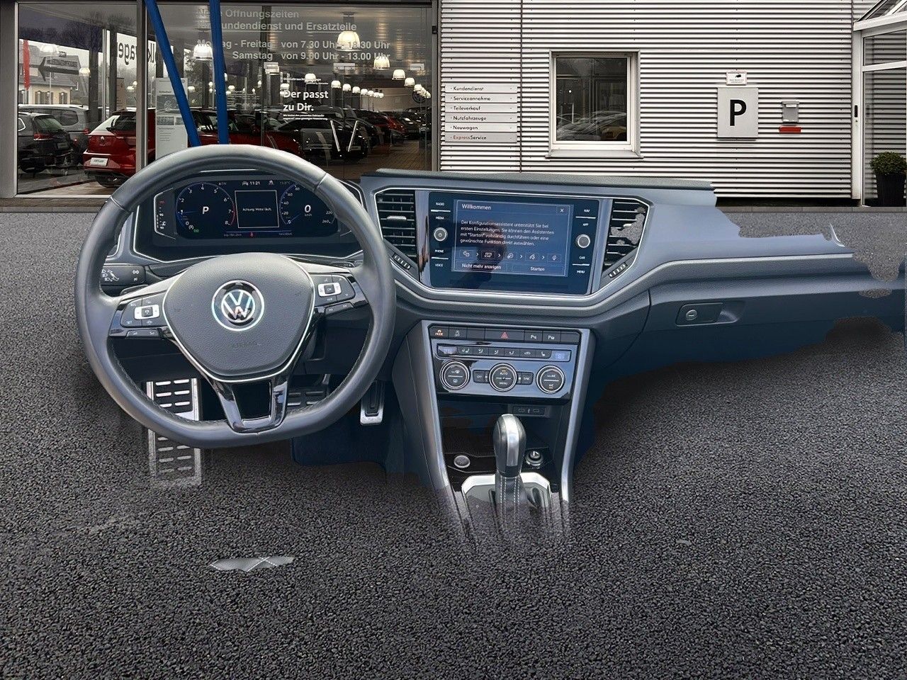 Volkswagen T-Roc R-Line Edition Plus - Samsaru's Car Outlet