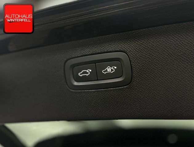 Volvo XC90 T8 PLUS DARK RECH AWD 7SITZ+PANO+AHK+STANDH