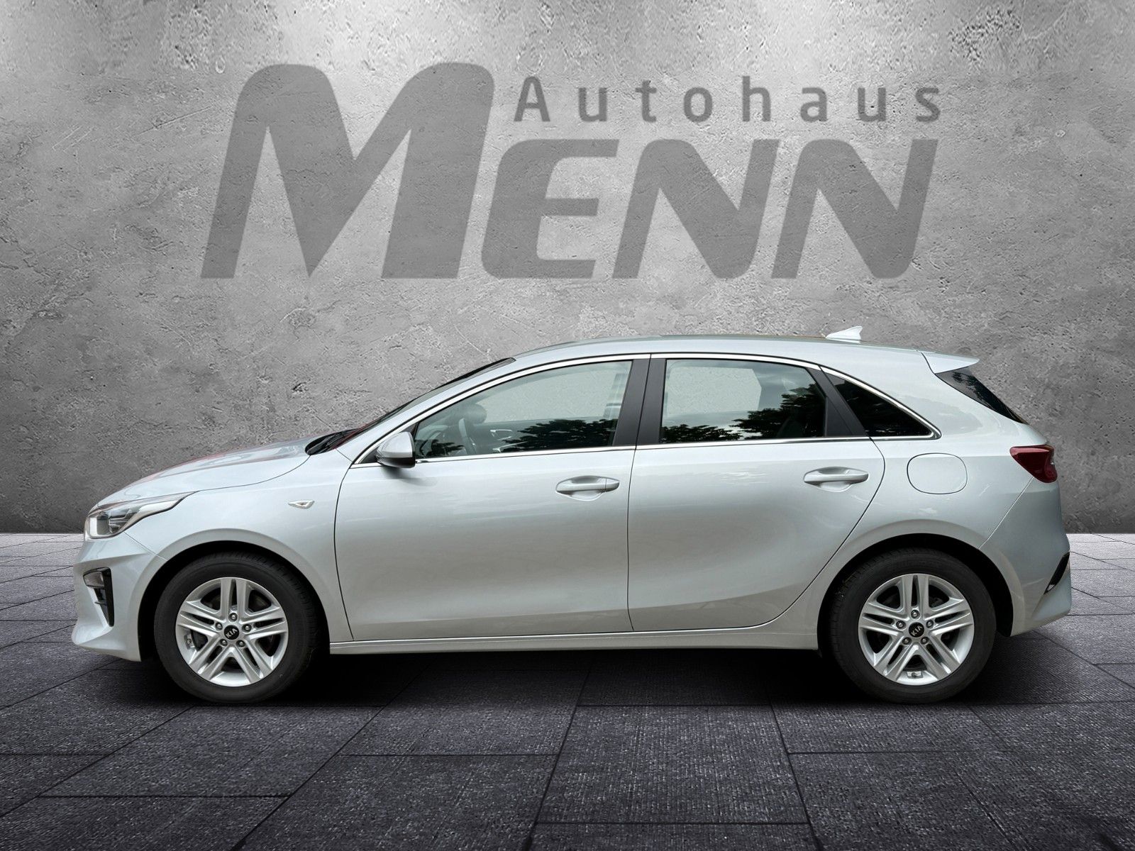 Kia Ceed 1.6 CRDi Vision - Samsaru's Car Outlet