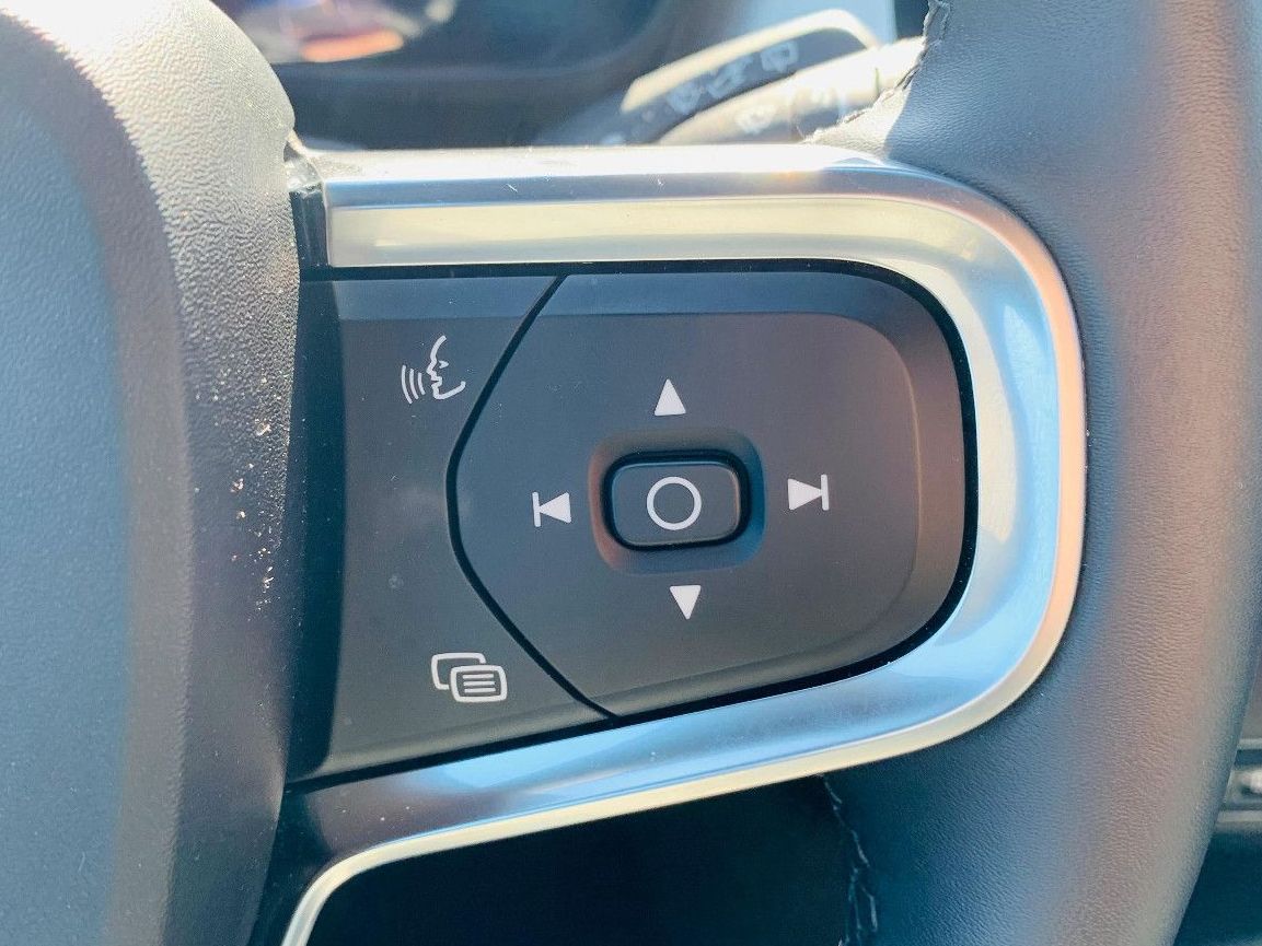 Volvo XC40 B4 B Pl. Dark - Samsaru's Car Outlet