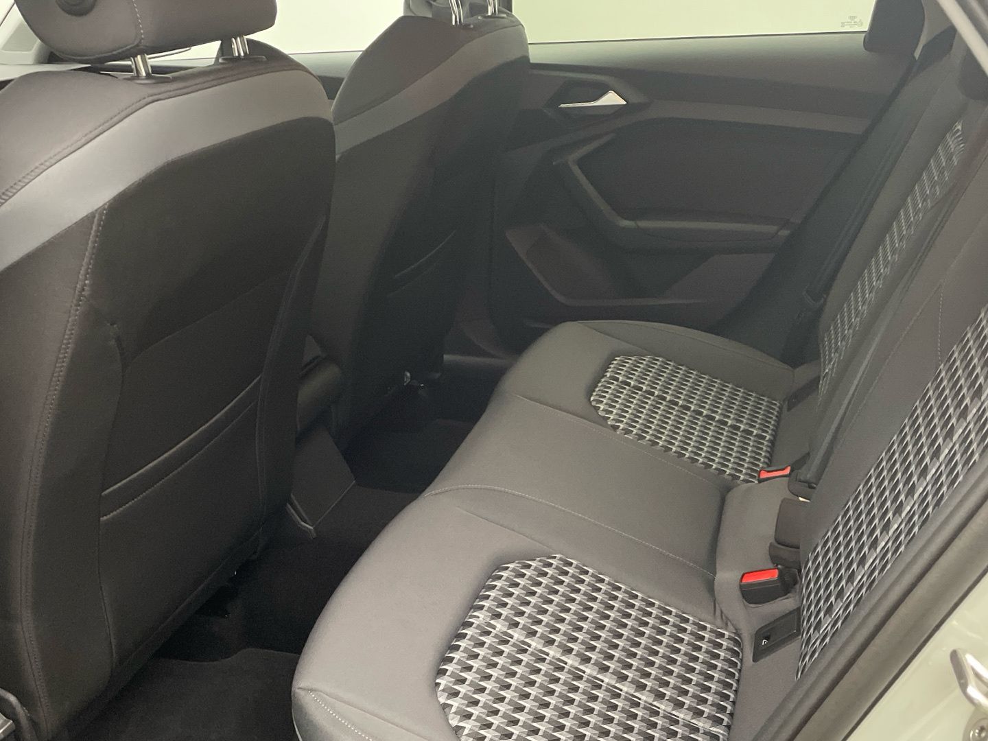 Audi A1 Sportback 25 TFSI S line MMI Spurhalteassi.