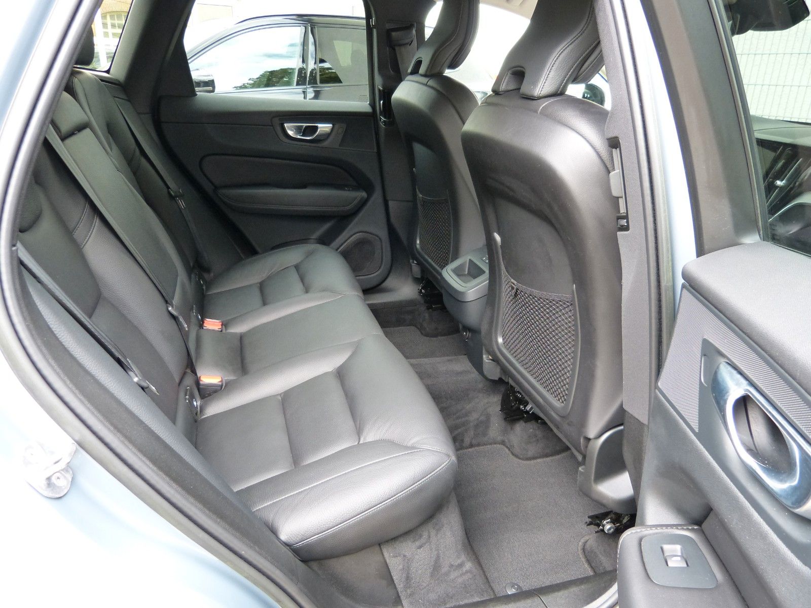 Volvo XC60 B4 Plus Dark AWD StdHz*ACC*AHK