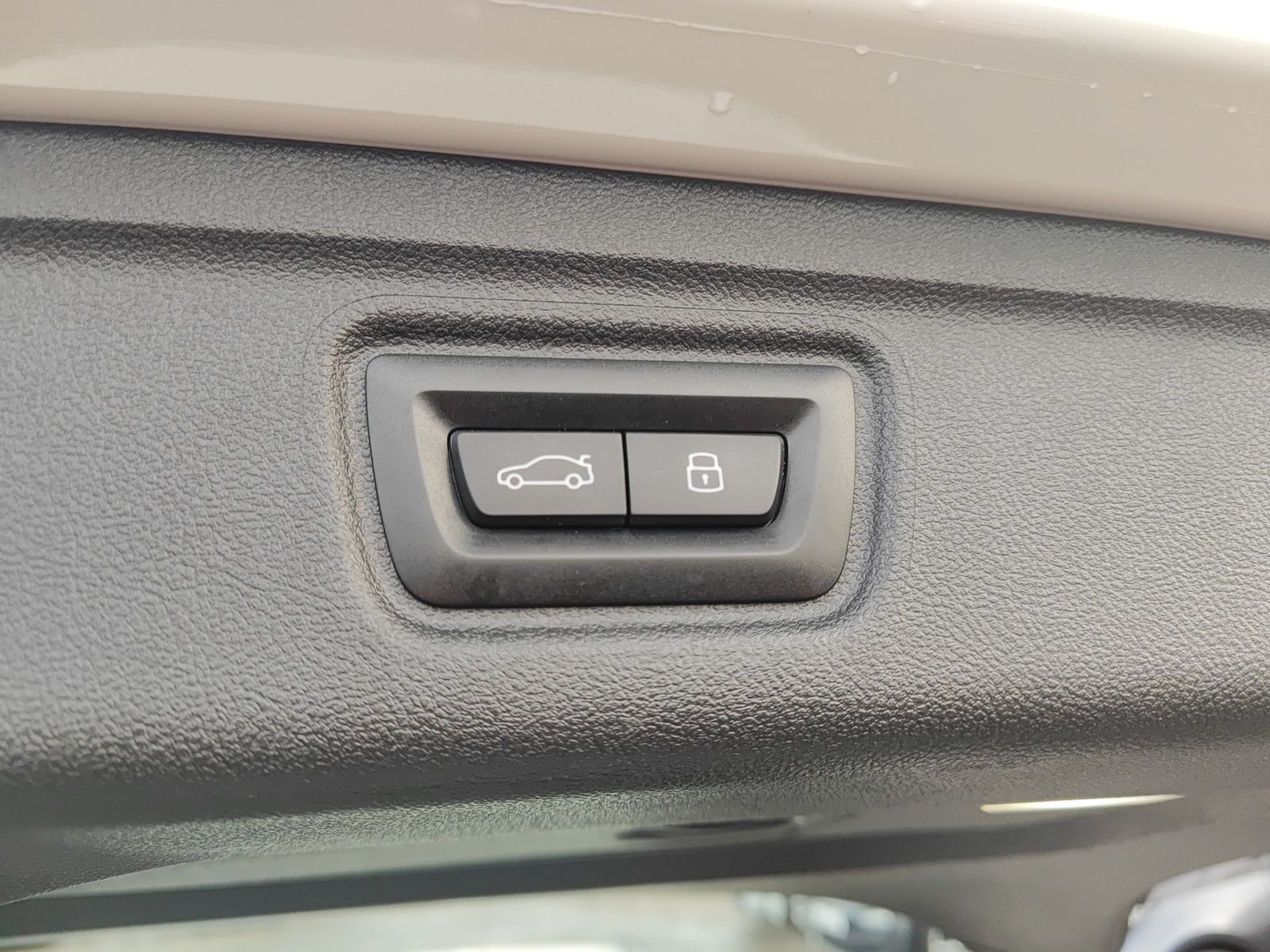 BMW 330e xDrive M Sport - Samsaru's Car Outlet