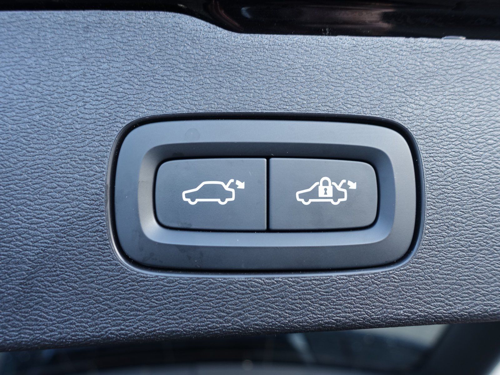 Volvo V60 Ultra Dark T8 AWD Plug-in Hybrid/360/B&W/AHK