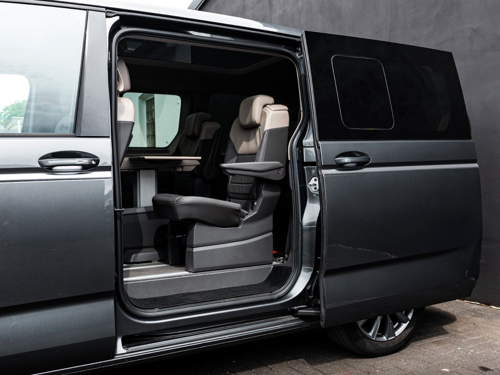 Volkswagen T7 Multivan LANG 100% VOLL TSDHZG LEDER PANO