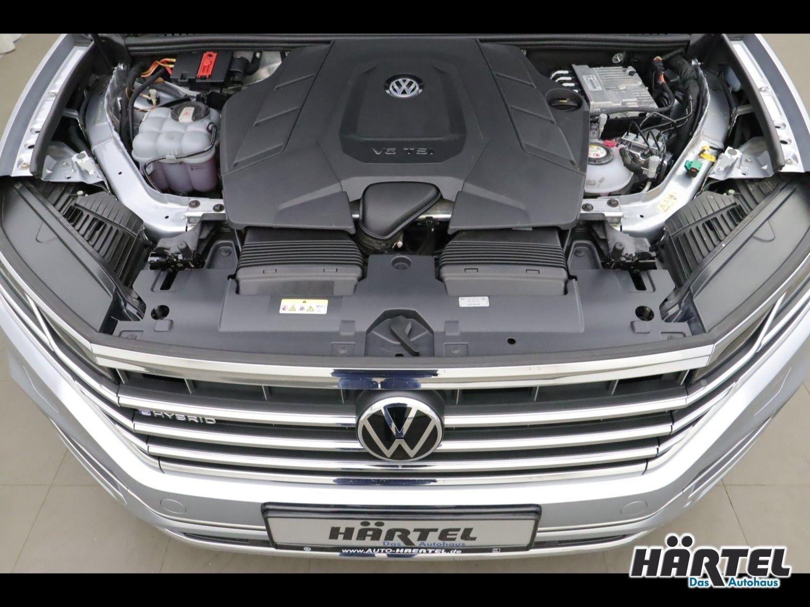 Volkswagen Touareg Elegance eHybrid 3.0 V6 TSI Tiptronic - Samsaru's Car Outlet
