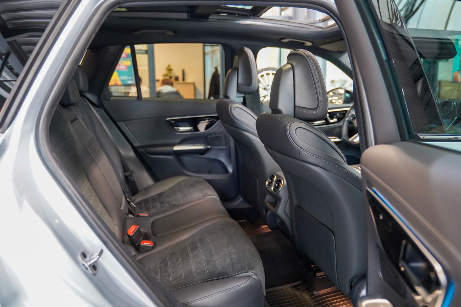 Mercedes-Benz GLC 300 d 4M AMG Line Night Pano DISTRONIC AHK