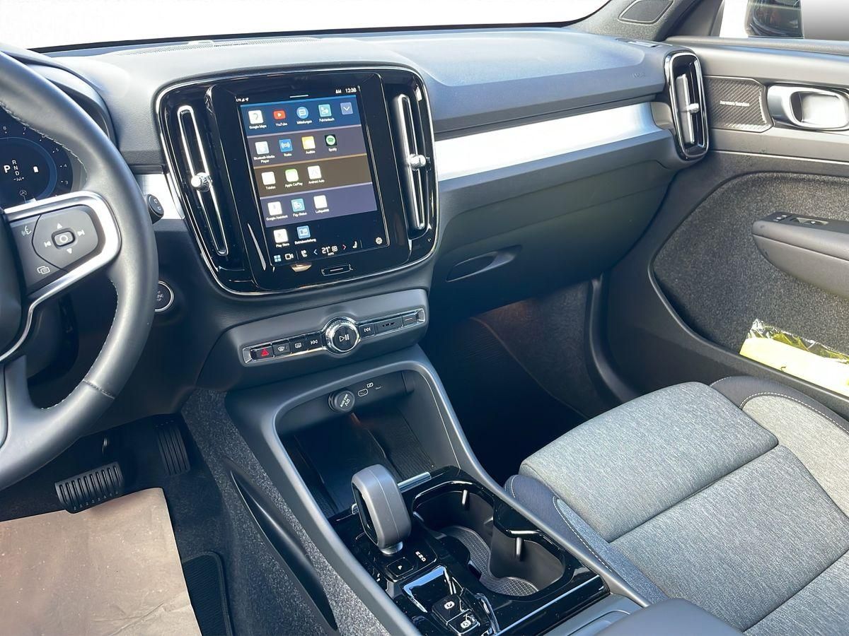 Volvo XC40 Black Edition Plus, B3 Mild-Hybrid, Benzin