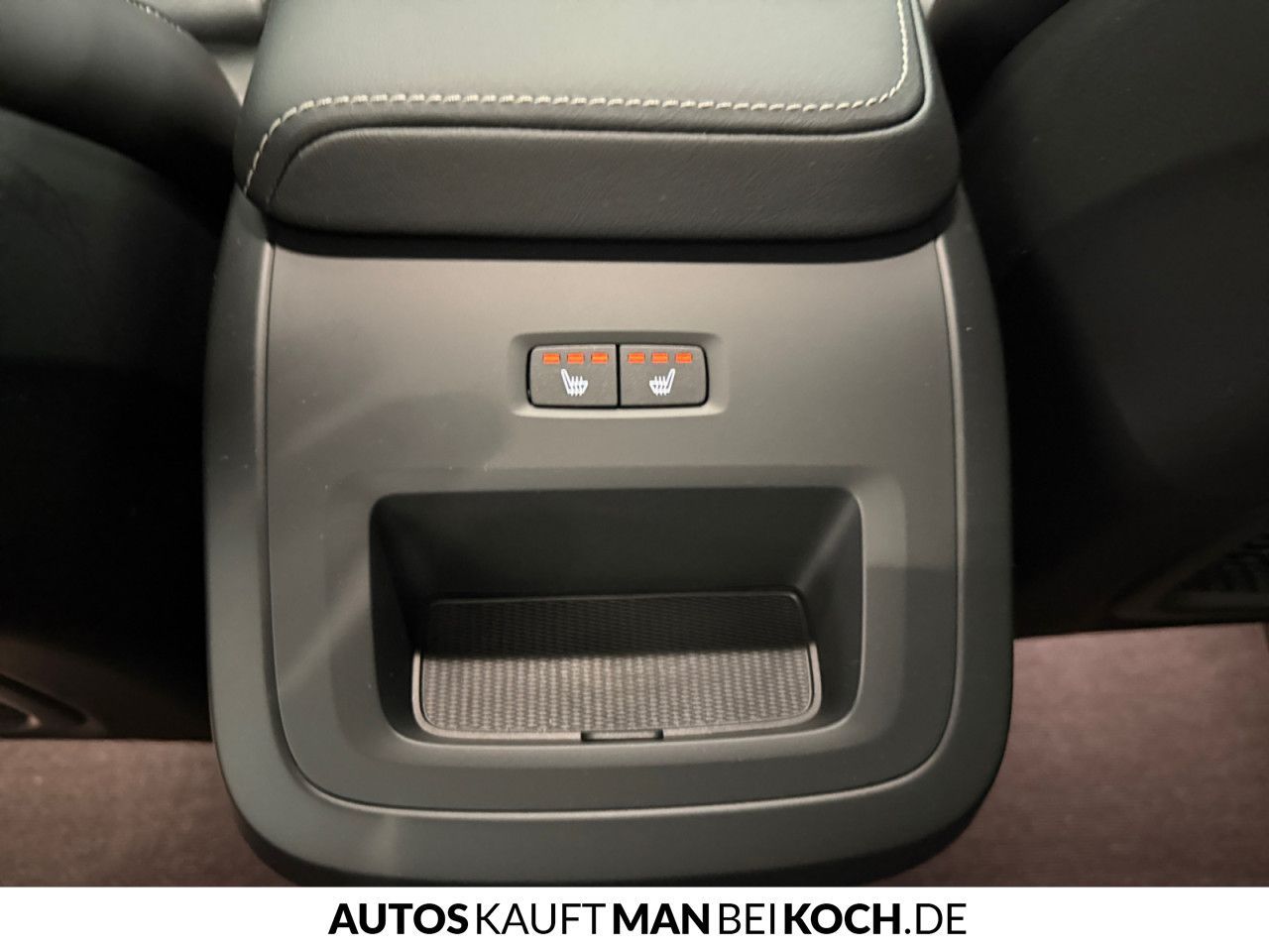 Volvo XC60 B5 AWD PlusDark ACC BLIS AHK VLED 4xSHz H&K