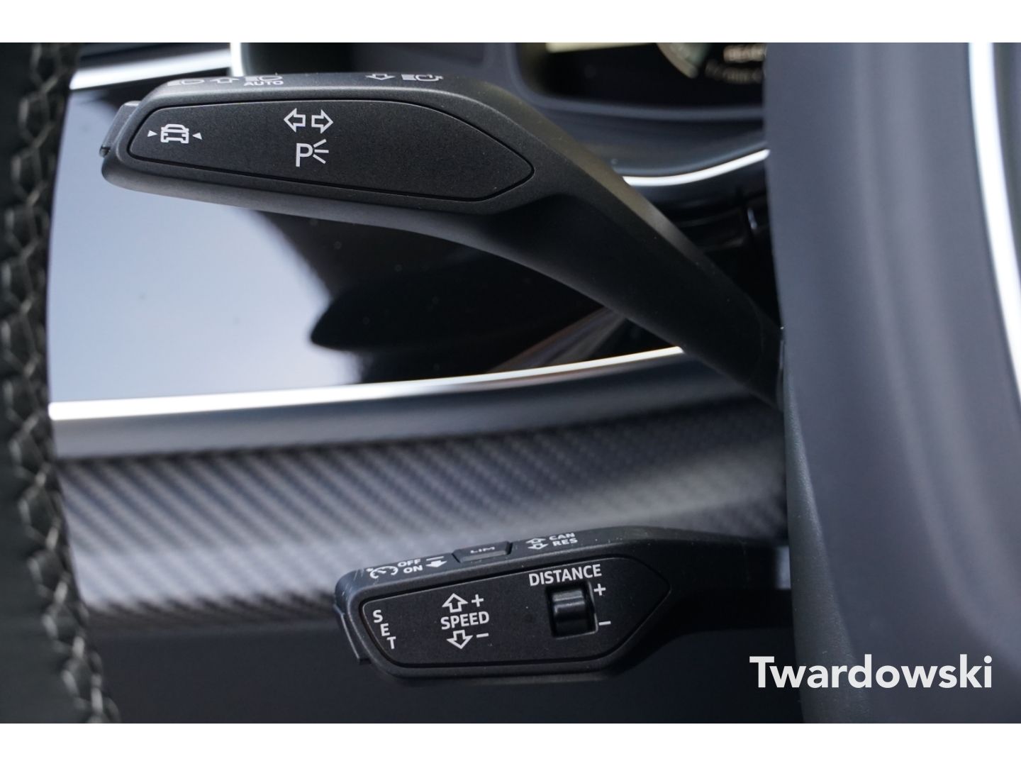 Audi Q8 50 TDI S line Pano Hud Matrix 23'' B&O AHK 36
