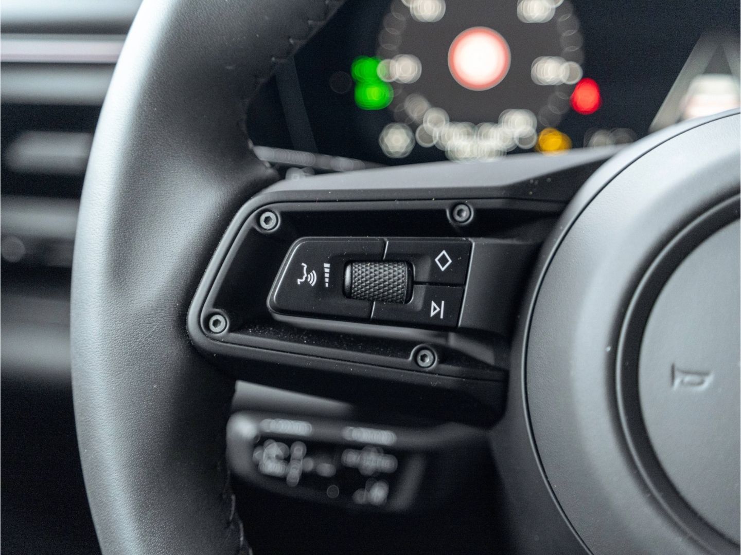 Porsche Macan 4 BOSE Matrix InnoDrive Chrono Surround Vi