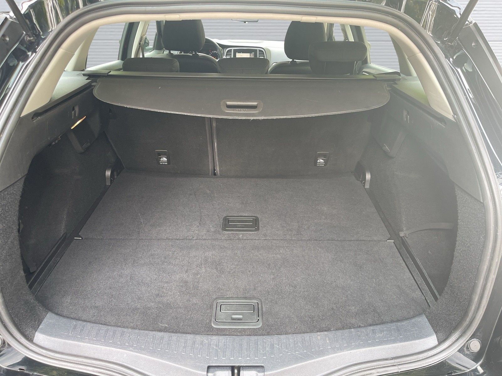 Renault Megane 1.3 TCE AT Business - Samsaru's Car Outlet