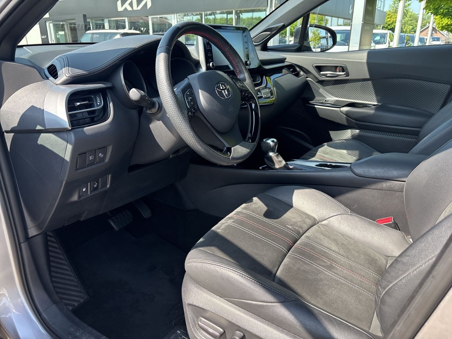 Toyota C-HR Hybrid GR Sport - Samsaru's Car Outlet