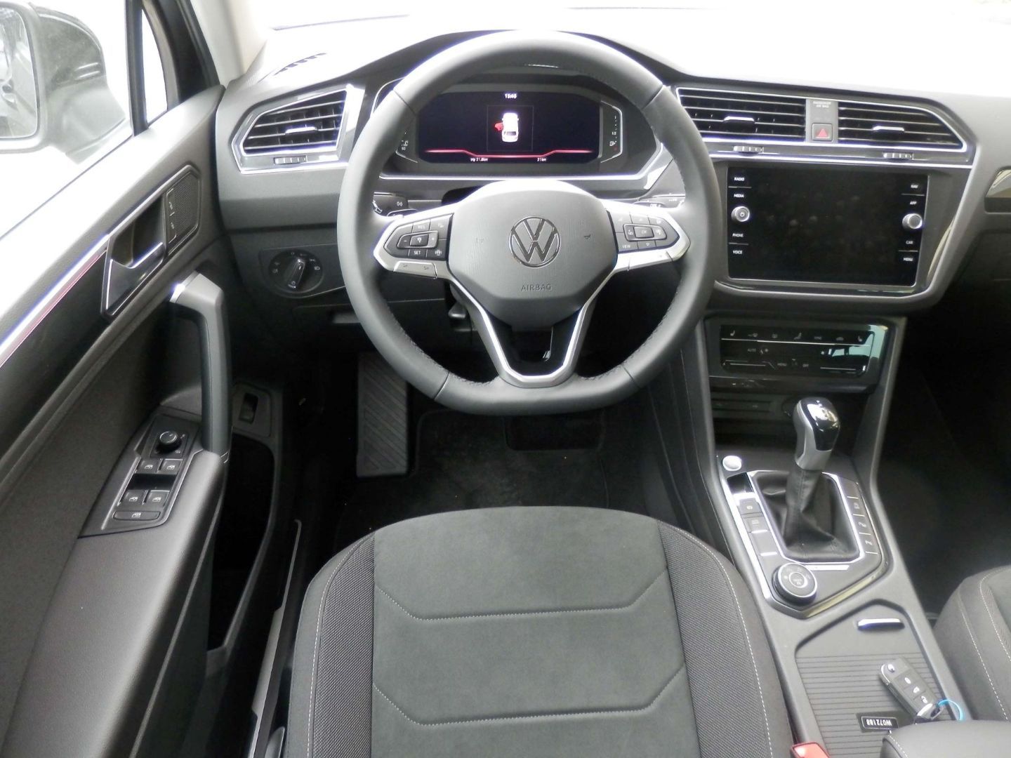 Volkswagen Tiguan Elegance - Samsaru's Car Outlet