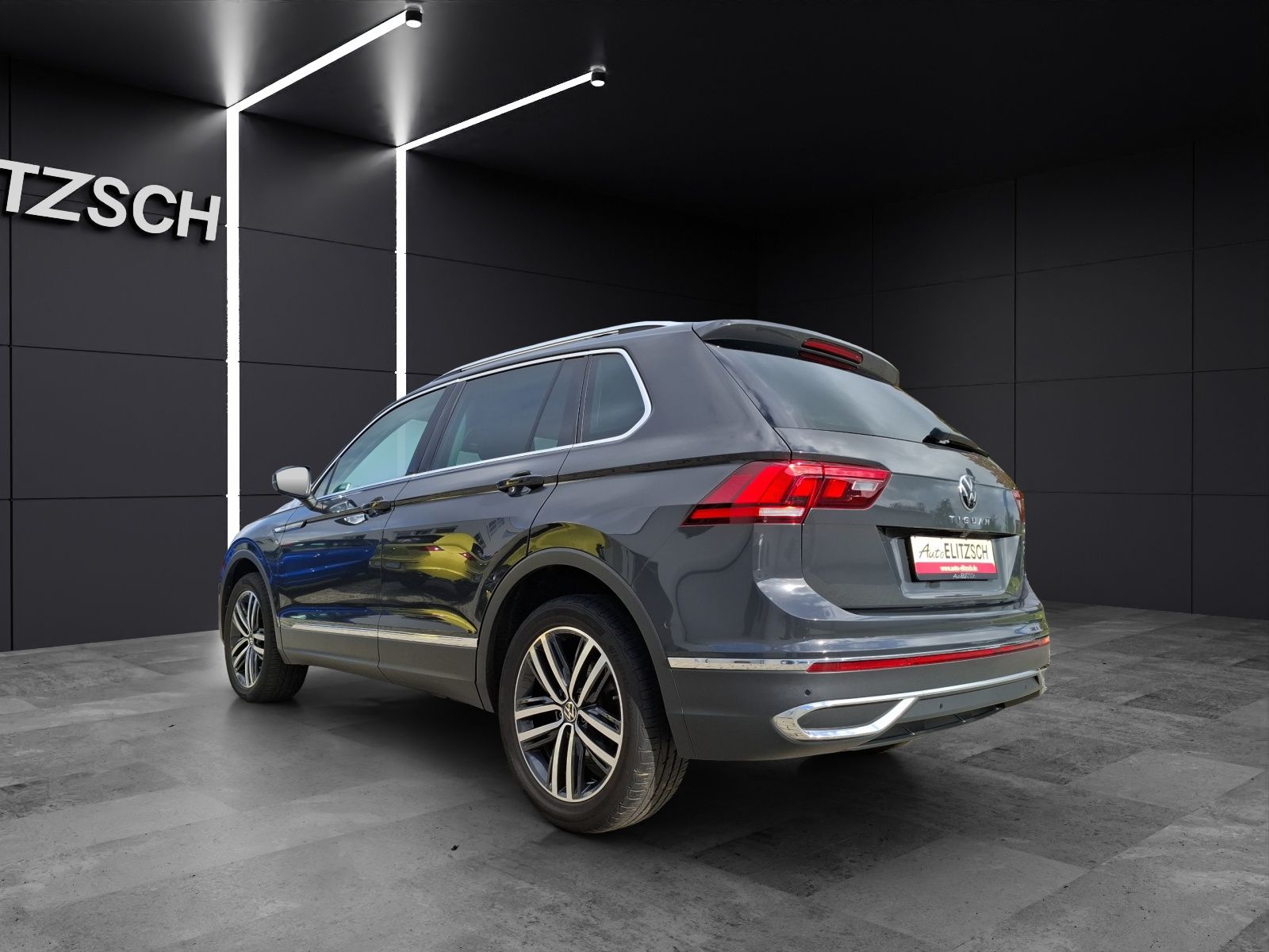 Volkswagen Tiguan TDI Elegance DSG 4M Matrix Navi ACC AHK S