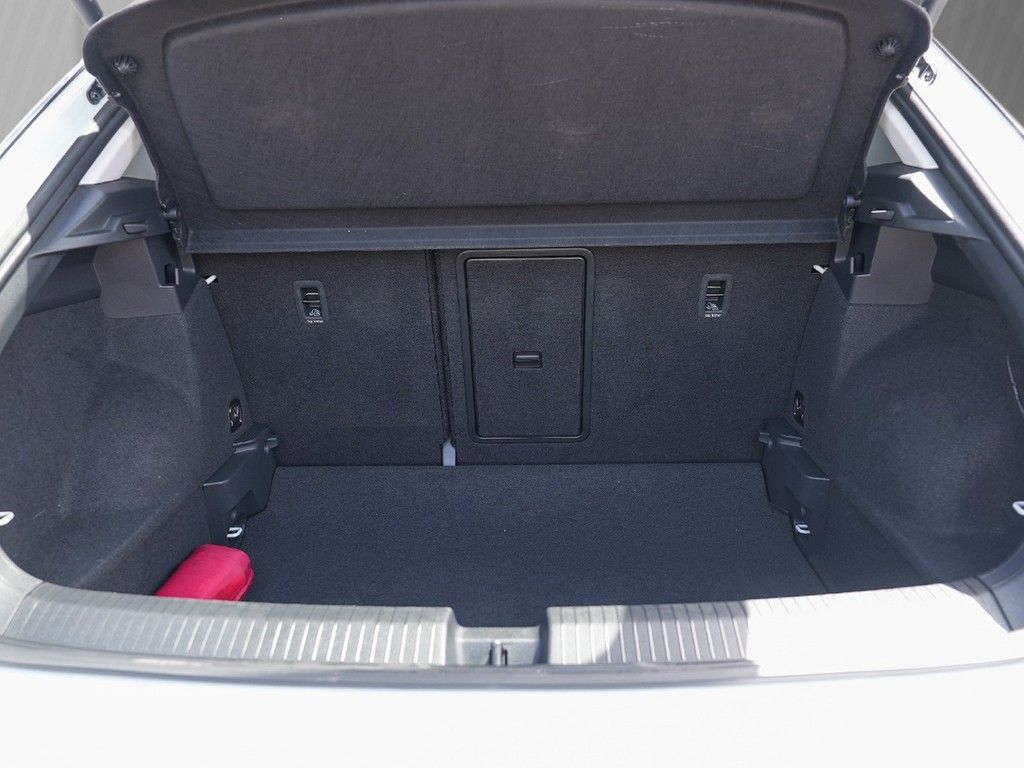 Volkswagen T-Roc 1.5 TSI Active - Samsaru's Car Outlet