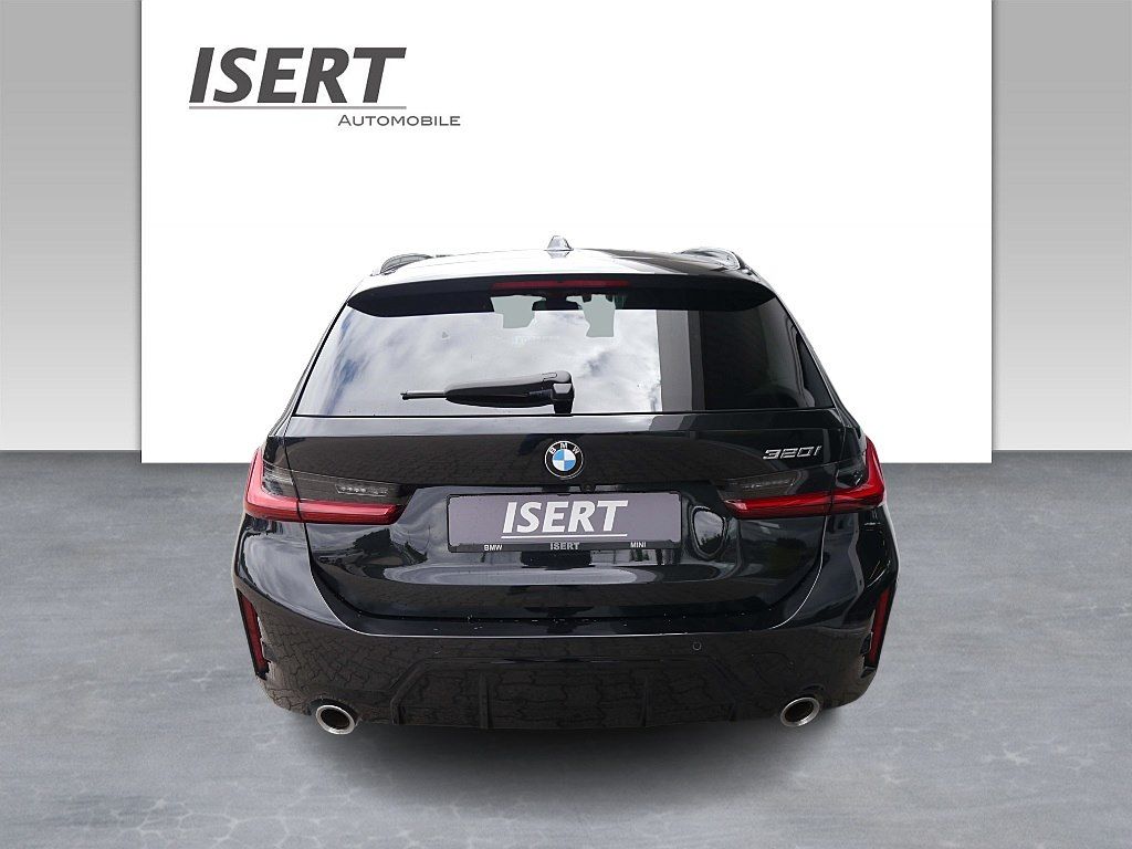 BMW 320i tour. M Sport A. +PANO+AHK+adLED+HIFI+
