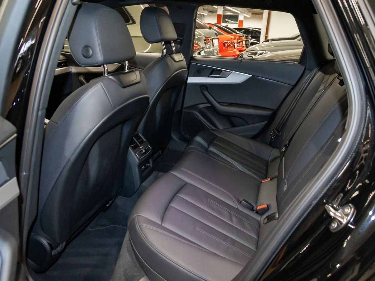 Audi A4 Avant 35 TFSI advanced - Samsaru's Car Outlet