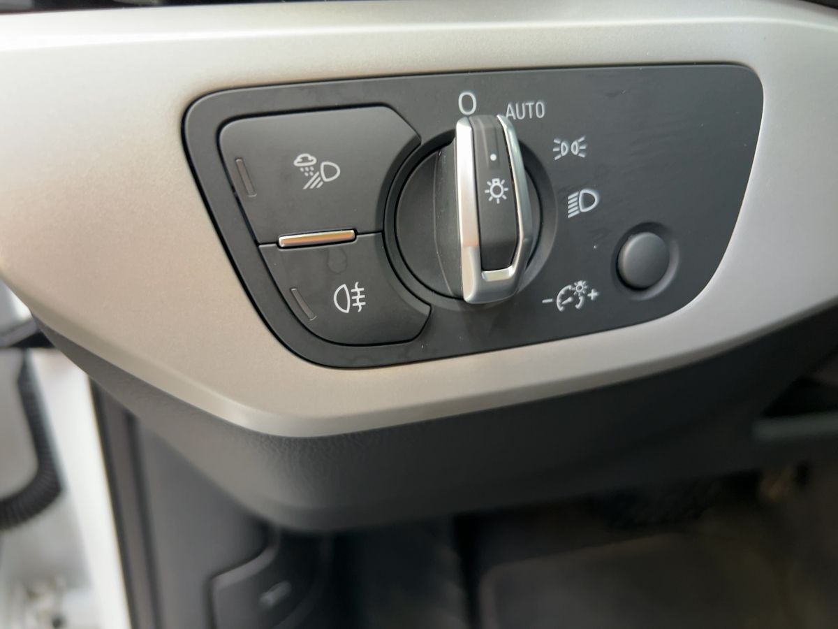 Audi A4 AVANT ADVANCED 40 TDI - Samsaru's Car Outlet