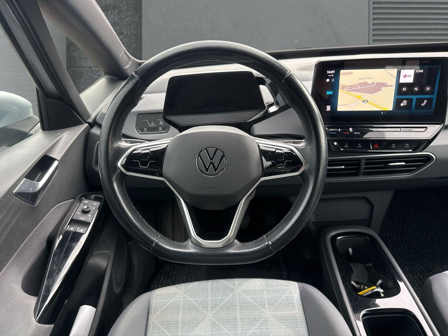 Volkswagen ID.3 150 kW Pro Performance Life - Samsaru's Car Outlet