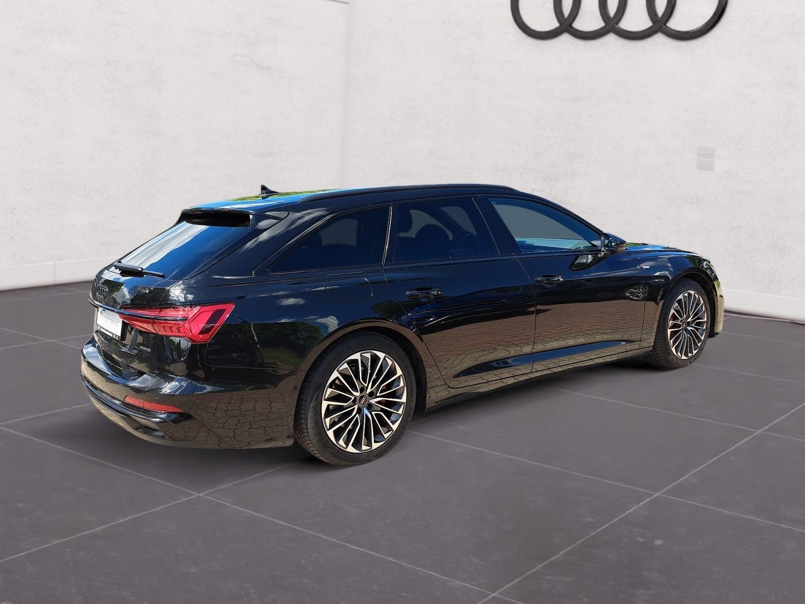 Audi A6 Avant S line 55 TFSIe quattro S tronic AHK NA