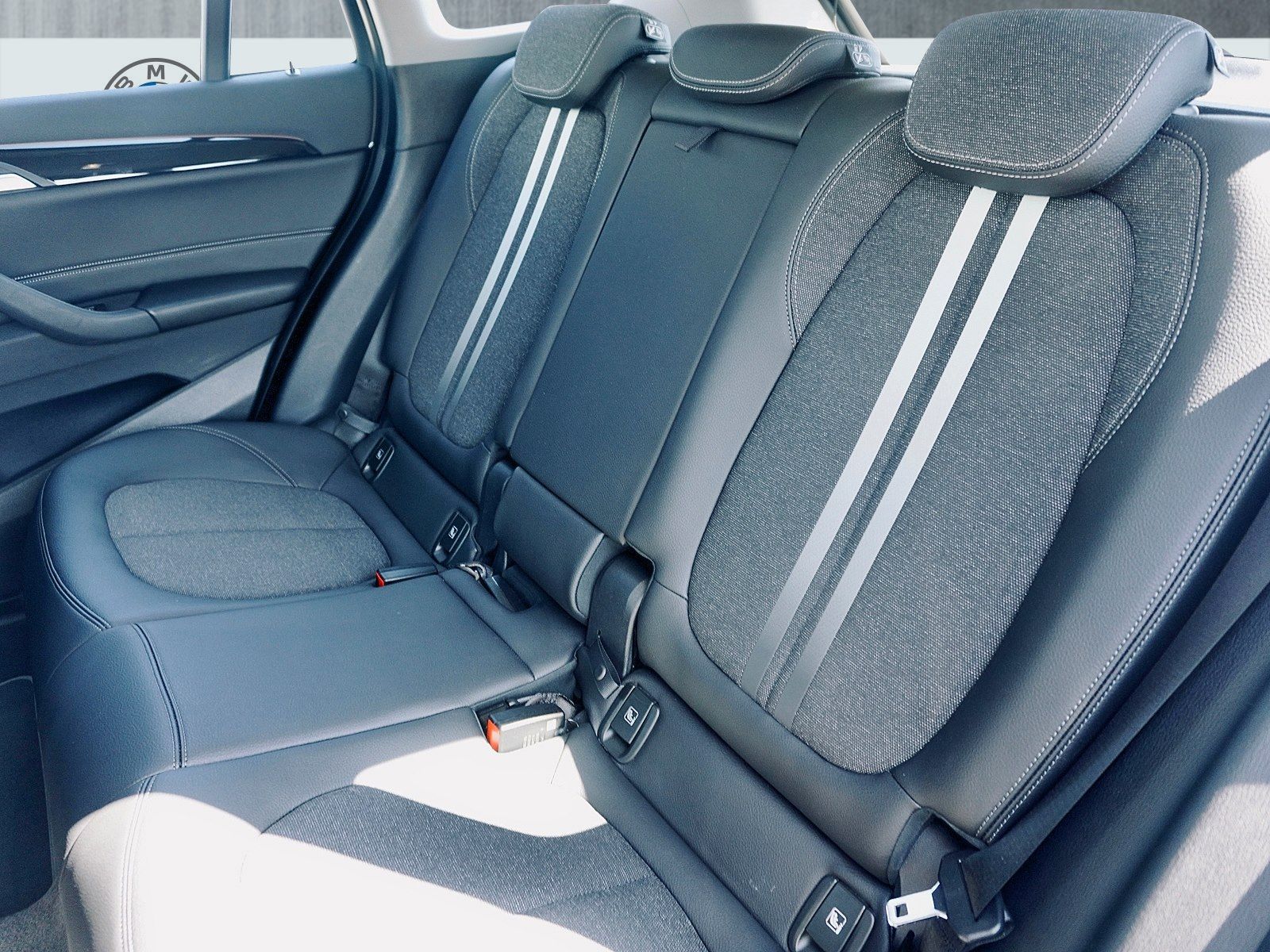 BMW X1 xDrive25e Sport Line - Samsaru's Car Outlet