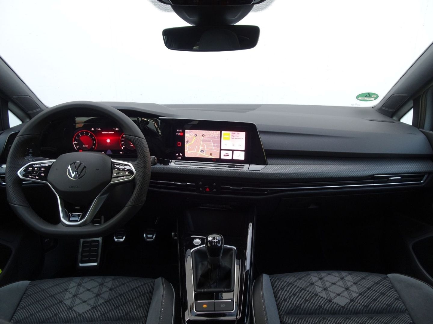 Volkswagen Golf Variant VIII 1.5 TSI R-Line - Samsaru's Car Outlet