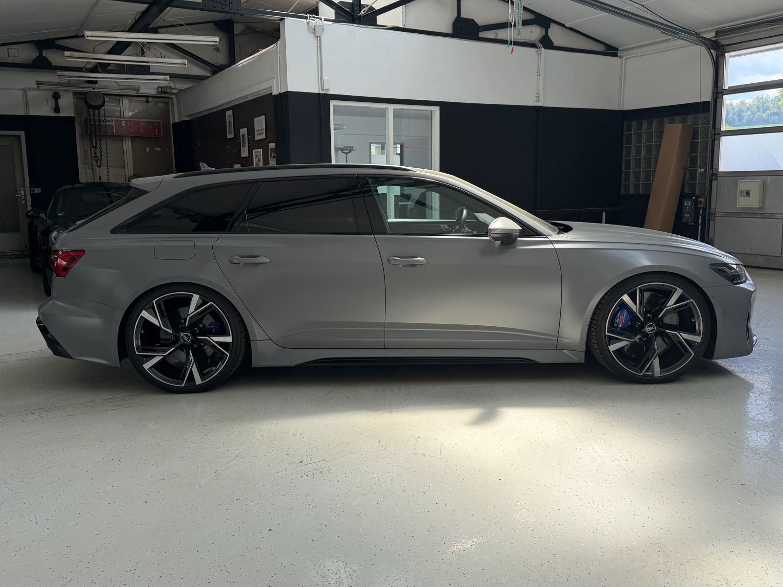 Audi RS6 Avant 4.0 TFSI/Quattro/Keramik/22Zoll/AHK