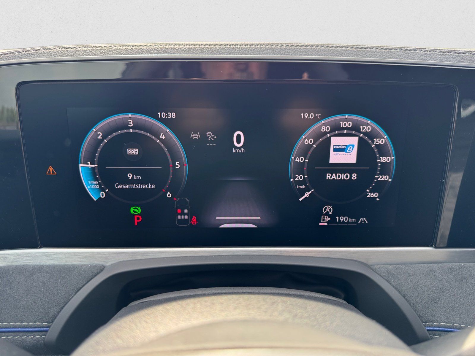 Volkswagen Passat Variant R-Line TDI DSG 4Motion|AHK|PANO|A