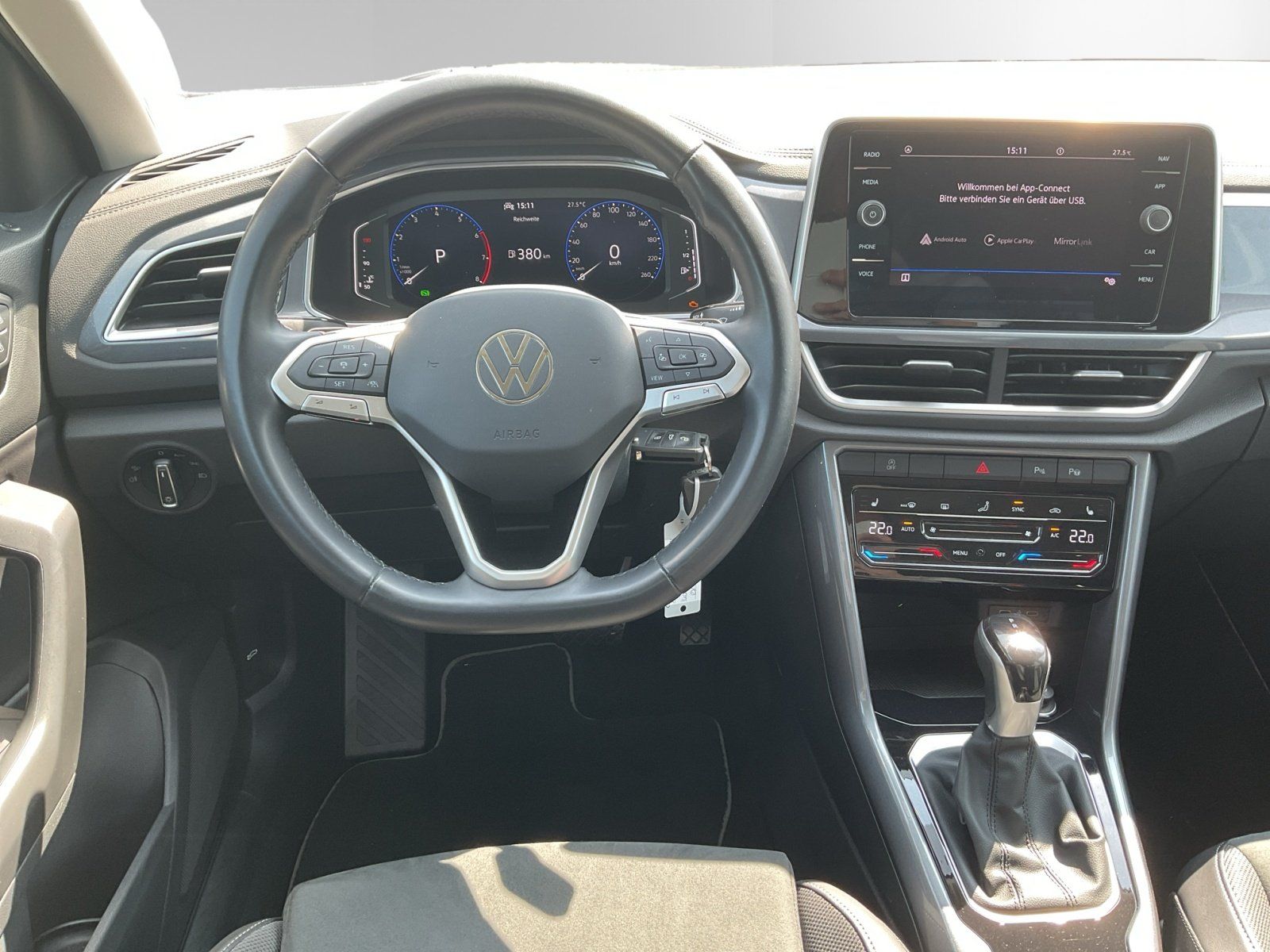 Volkswagen T-Roc 1.5 TSI DSG Style - Samsaru's Car Outlet