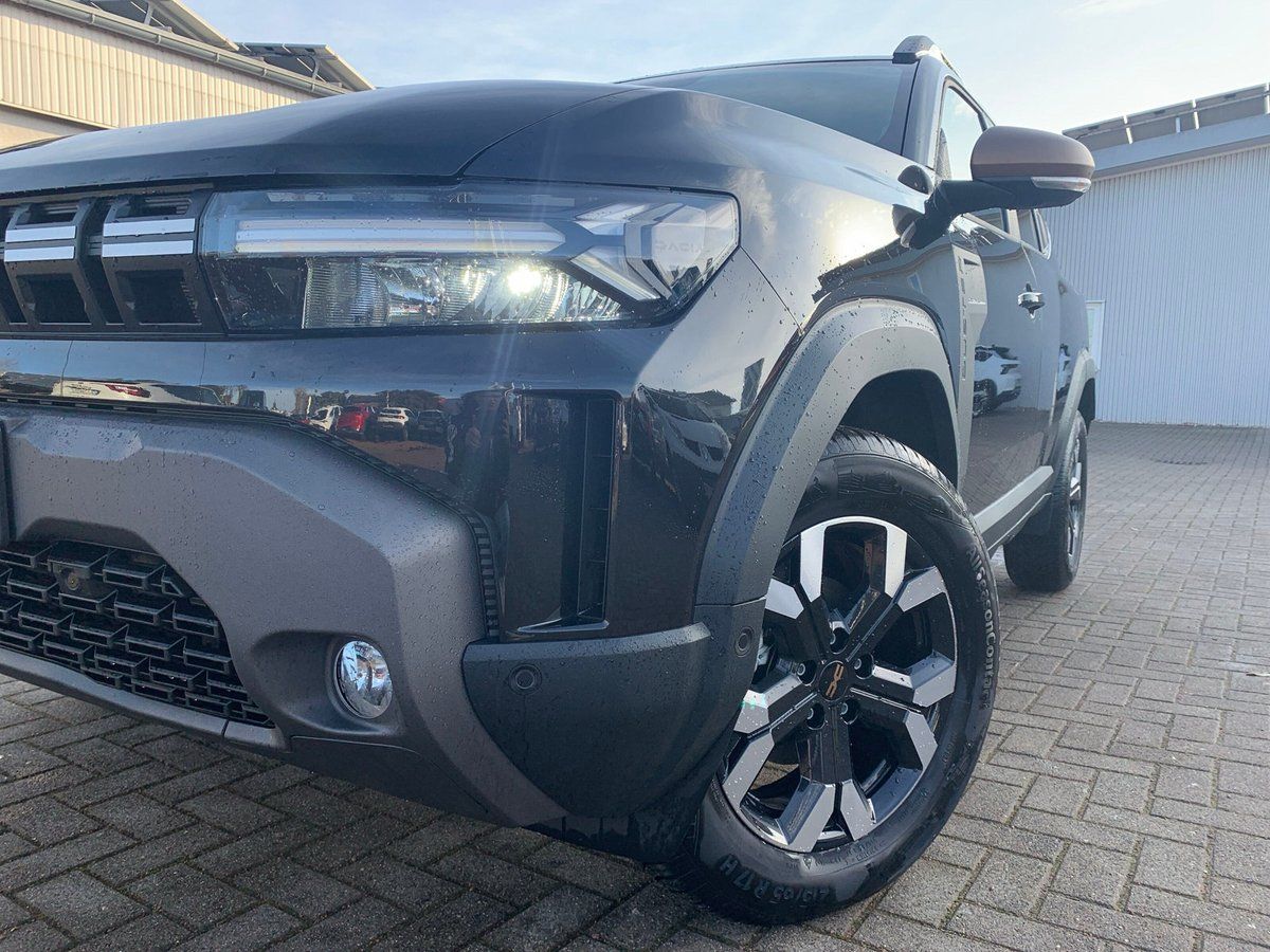Dacia Duster TCe 130 4x4 - Samsaru's Car Outlet