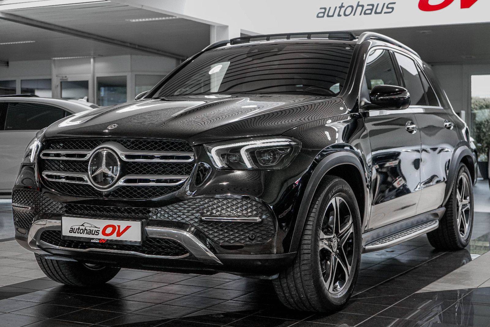 Mercedes-Benz GLE 300d 4M*Exclusive*3xTV*360*Distr*Pano*7xSitz