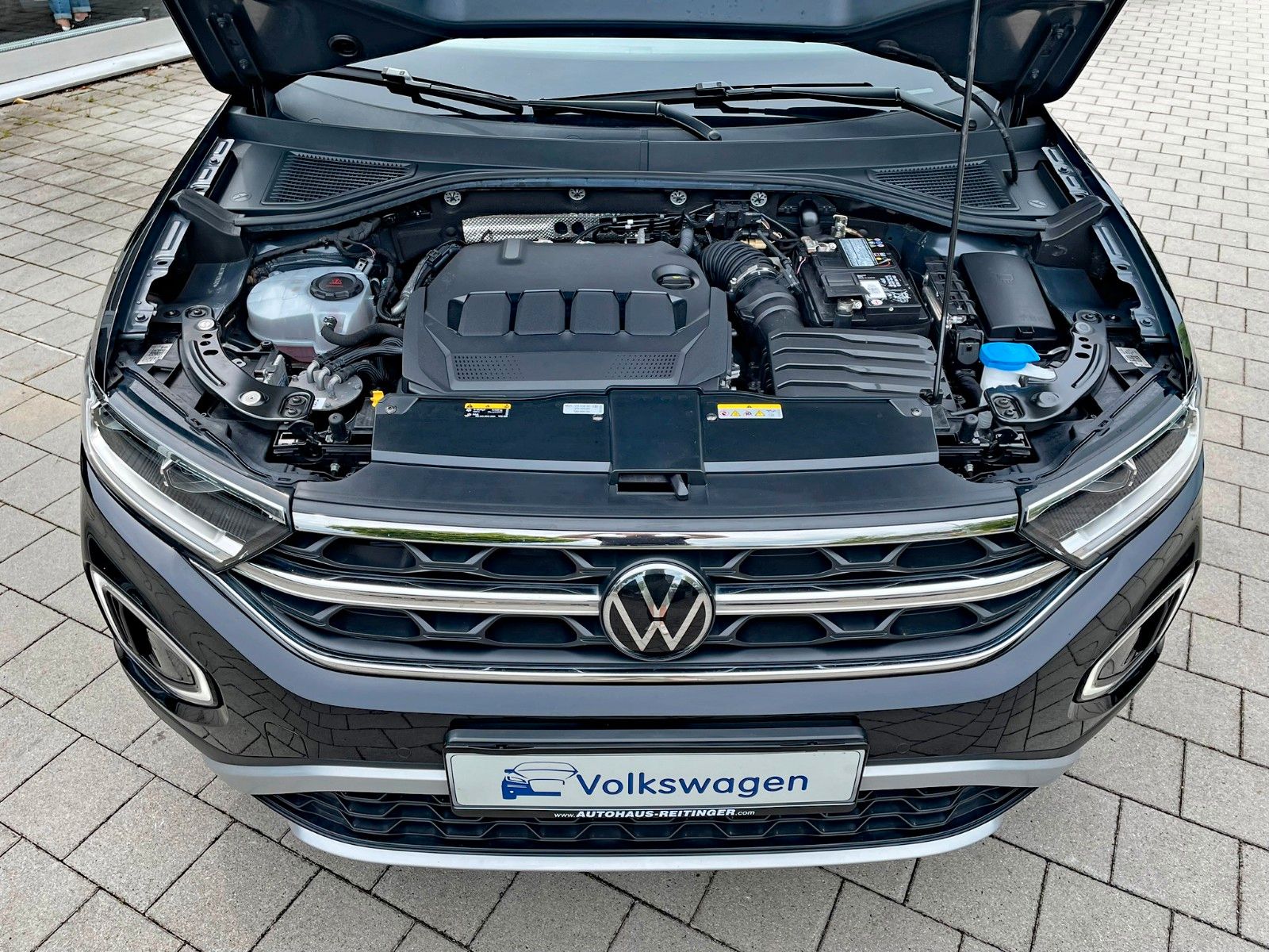 Volkswagen T-Roc Style - Samsaru's Car Outlet
