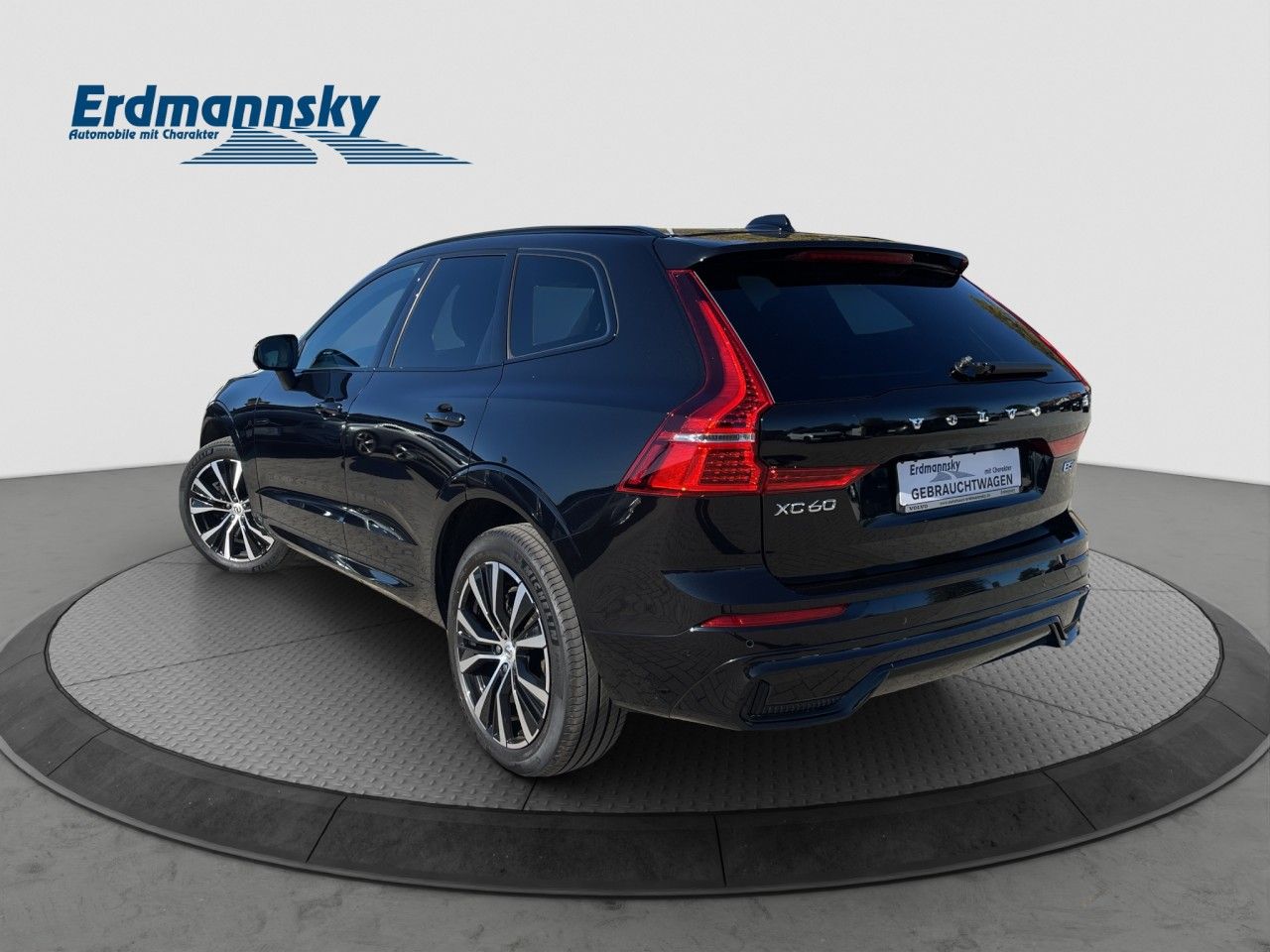Volvo XC60 B5 Ultimate Dark AWD/AHK/Pano/Standhz/20Zo