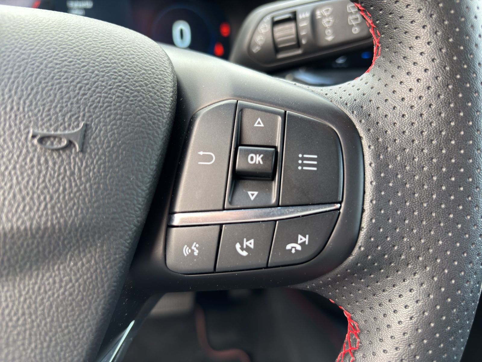 Ford Focus ST-Line X Turnier Aut.*AHK*ACC*HUD*KAM*NAV