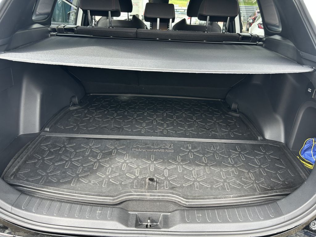 Toyota RAV 4 Plug-in-Hybrid - Samsaru's Car Outlet