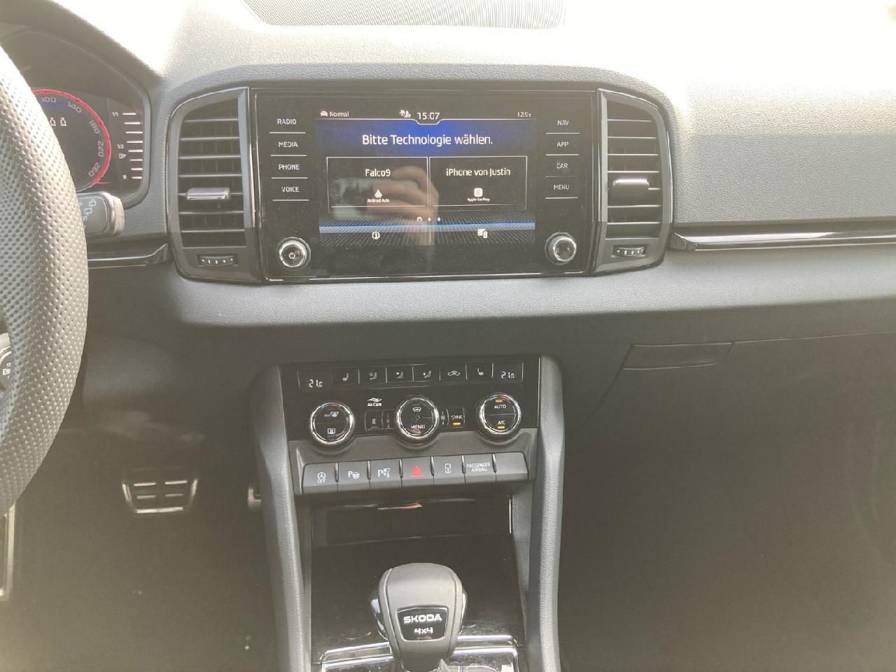 Skoda Karoq Sportline 2.0 TSI DSG 4x4 *AHK,Pano,Sthz.*