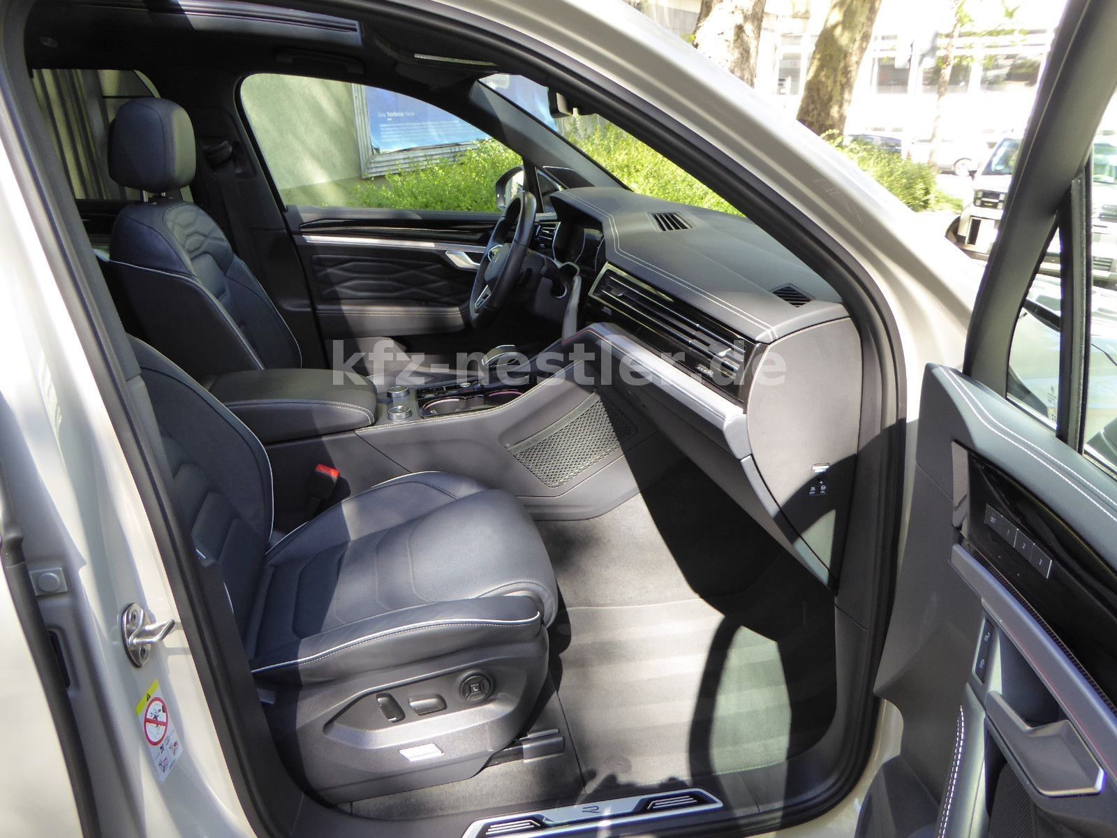 Volkswagen Touareg 3.0 TDI R-Line/Pano/Puglia/AHK/HUD/Wank