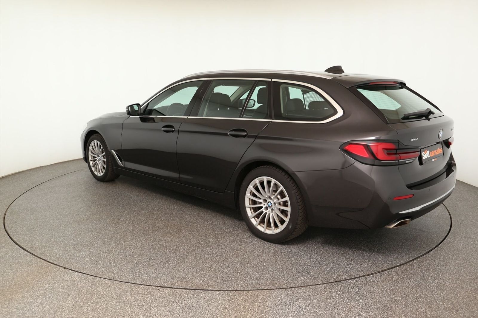 BMW 530i xDrive Luxury|ACC|PANO|HUD|360°|elSitze|AHK