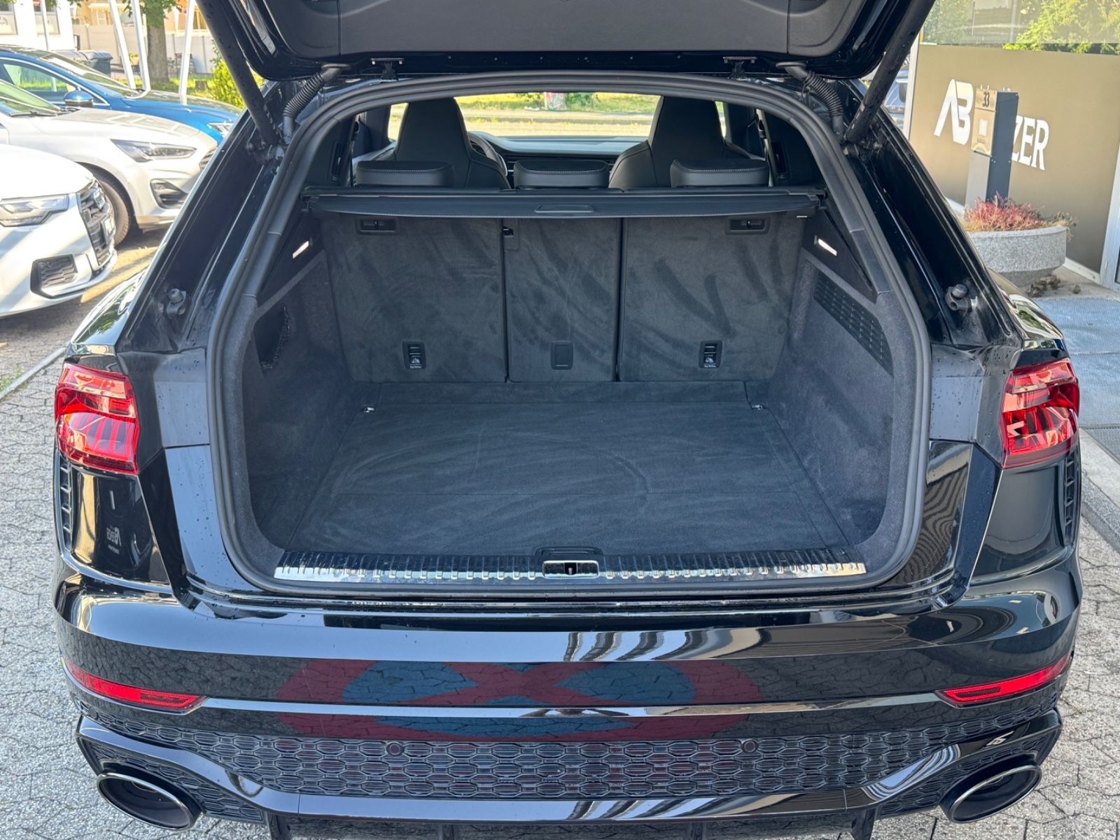 Audi RSQ8/HD-Matrix/PANO/AHK/23"/StdHeiz/BLACK/360°/