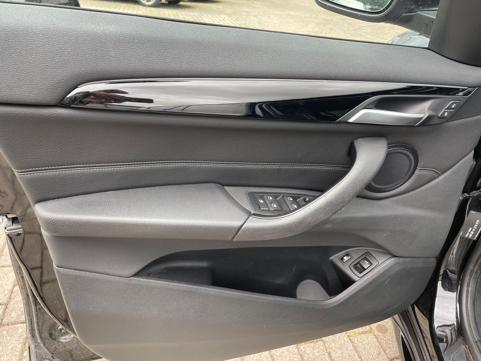 BMW X1 xDrive25e - Samsaru's Car Outlet
