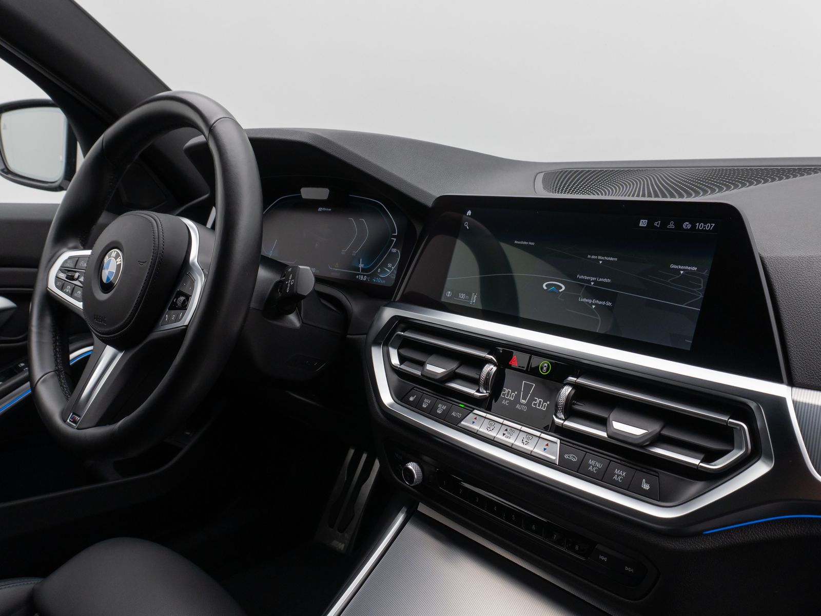 BMW 330e M Sport - Samsaru's Car Outlet
