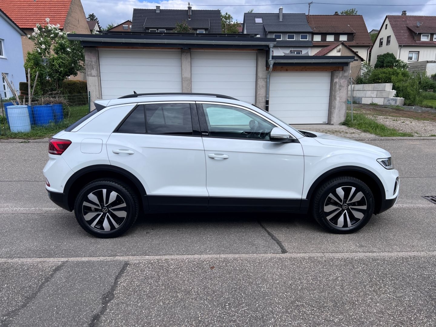 Volkswagen T-Roc 1.0TSI Move - Samsaru's Car Outlet