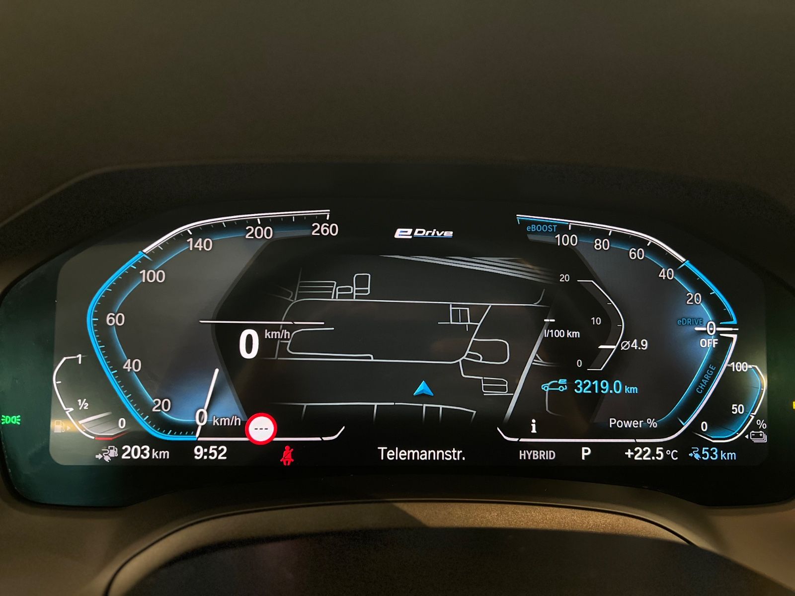 BMW 320e Advantage Aut - Samsaru's Car Outlet