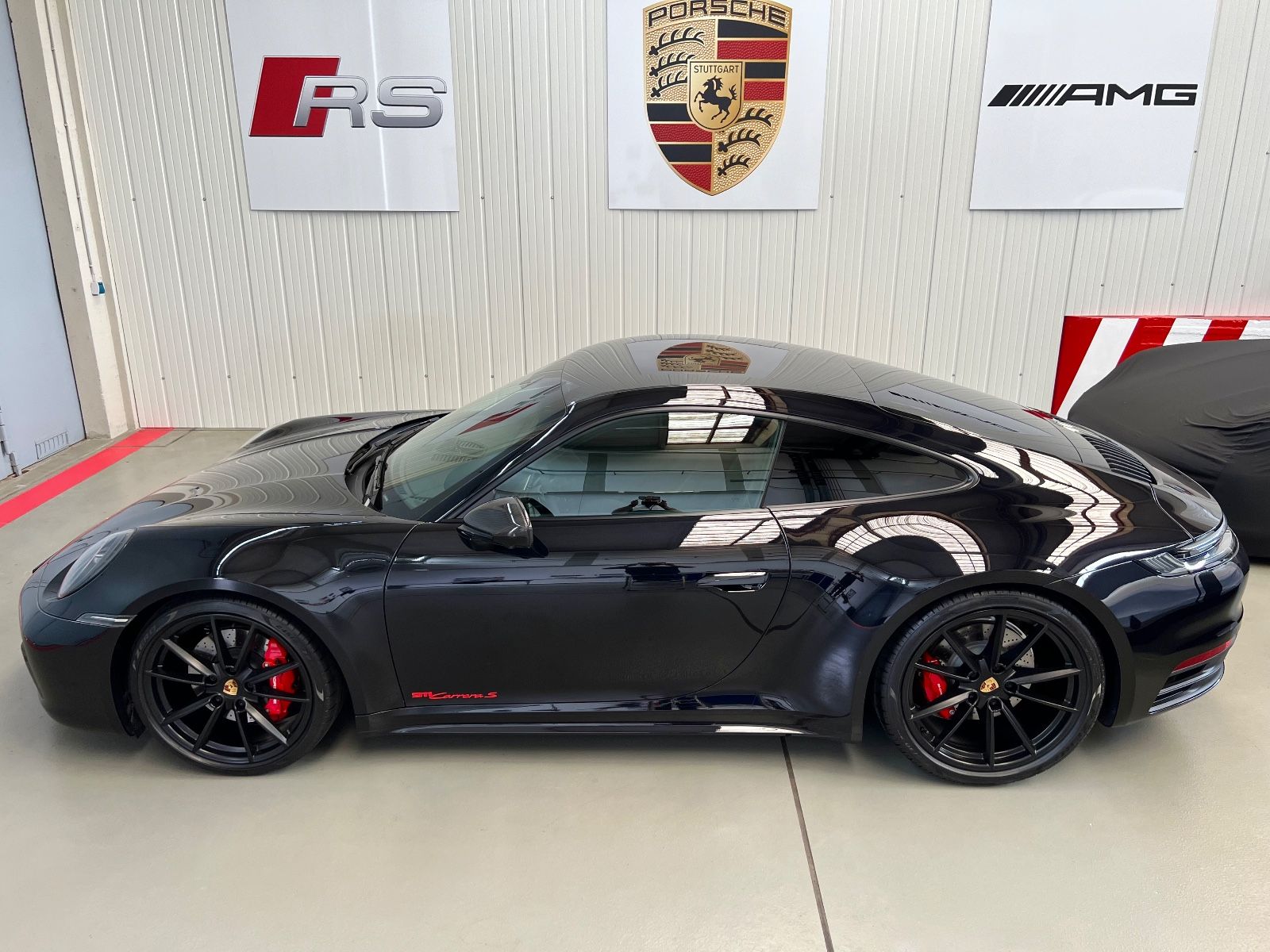 Porsche 992 Carrera S - Samsaru's Car Outlet