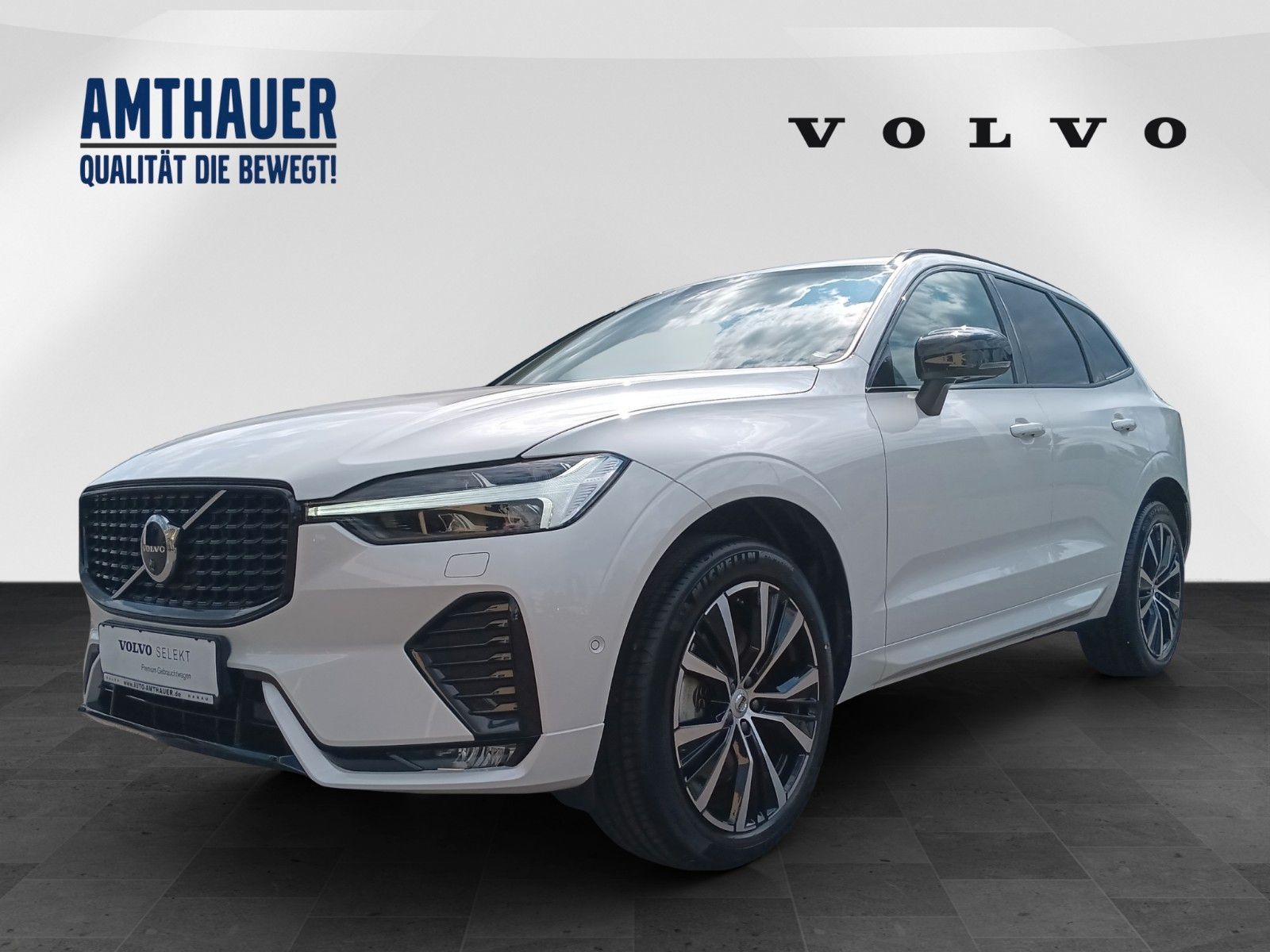 Volvo XC60 B5 AWD Plus Dark - Samsaru's Car Outlet