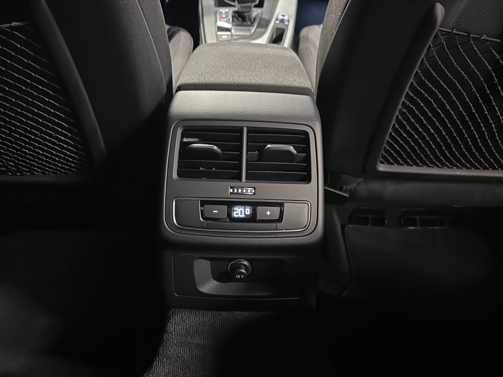 Audi A4 Lim. 40 TDI advanced - Samsaru's Car Outlet
