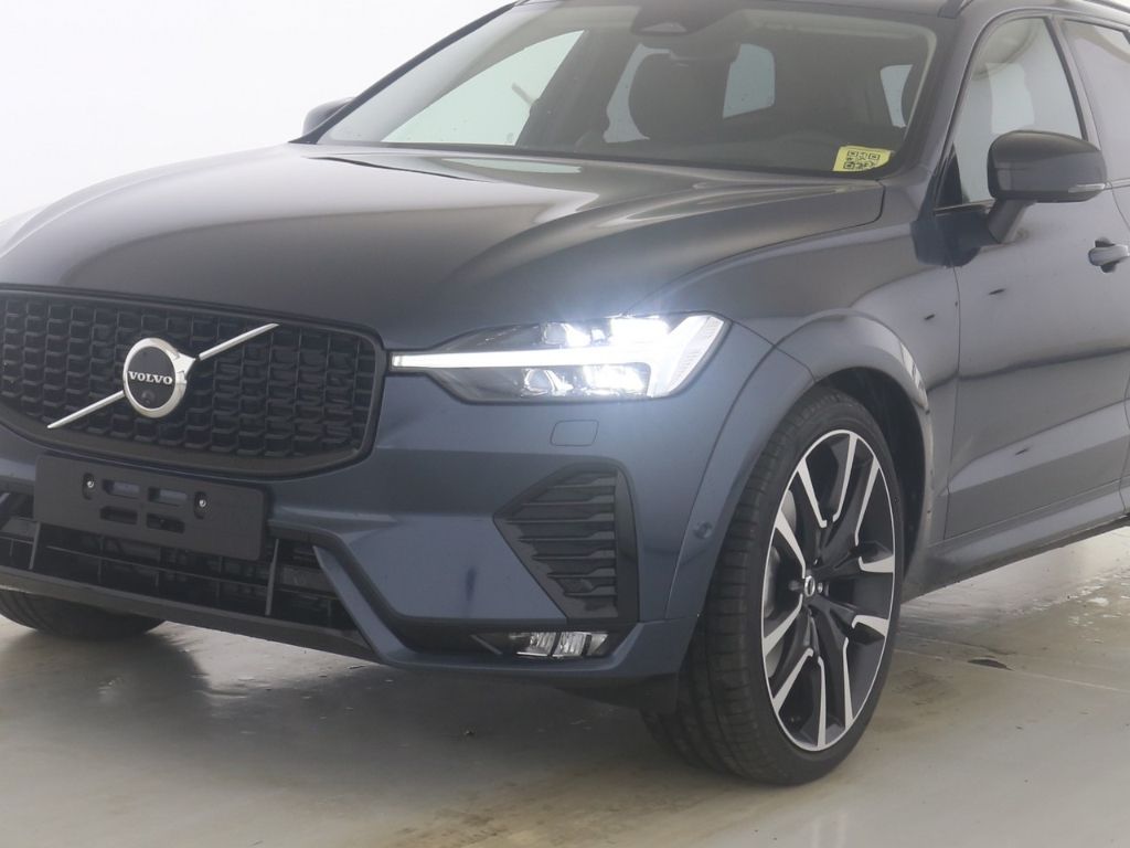 Volvo XC60 Ultra Dark AWD B5 Benzin EU6d HUD AD AHK Di